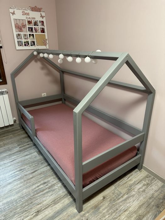 Детско дървено легло къщичка МОНТЕРОСИ