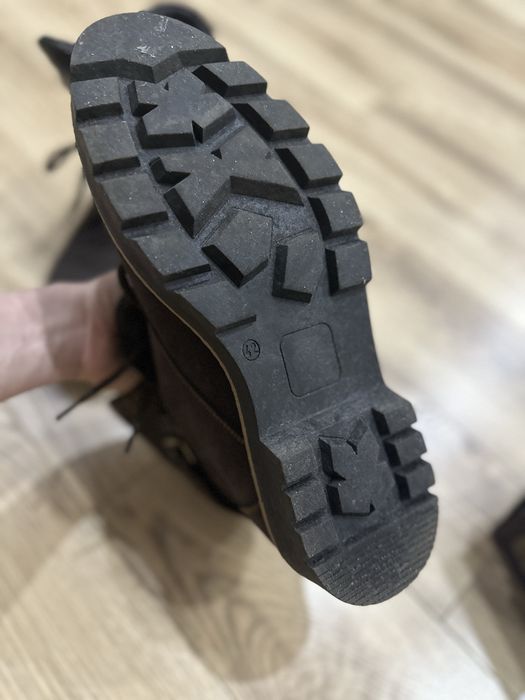 Продам зимние ботинки