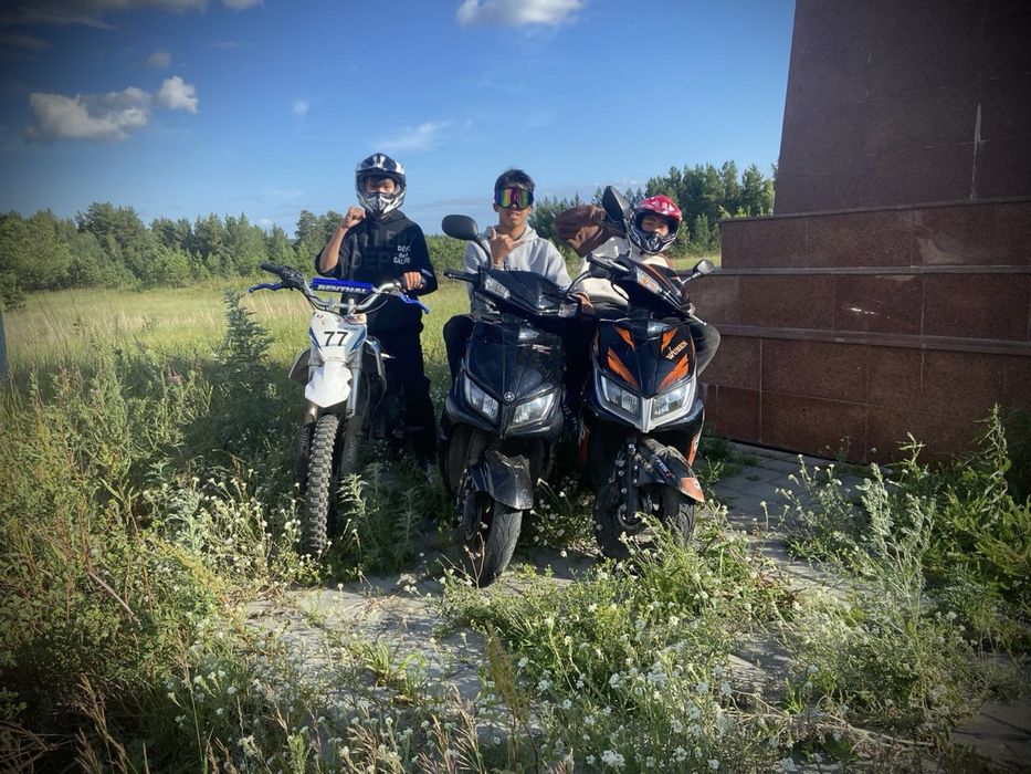 Продам скутер М8 125 кубов