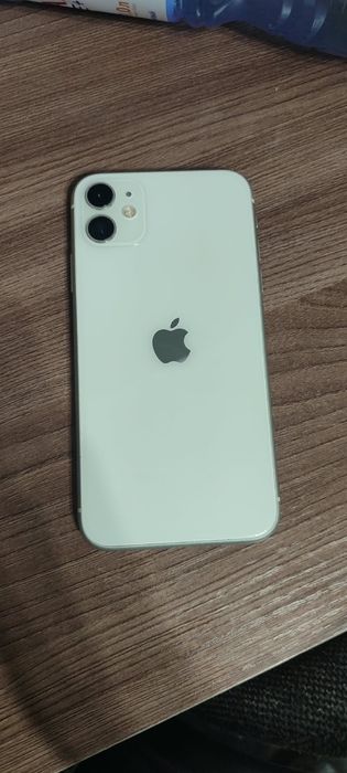Продам айфон 11