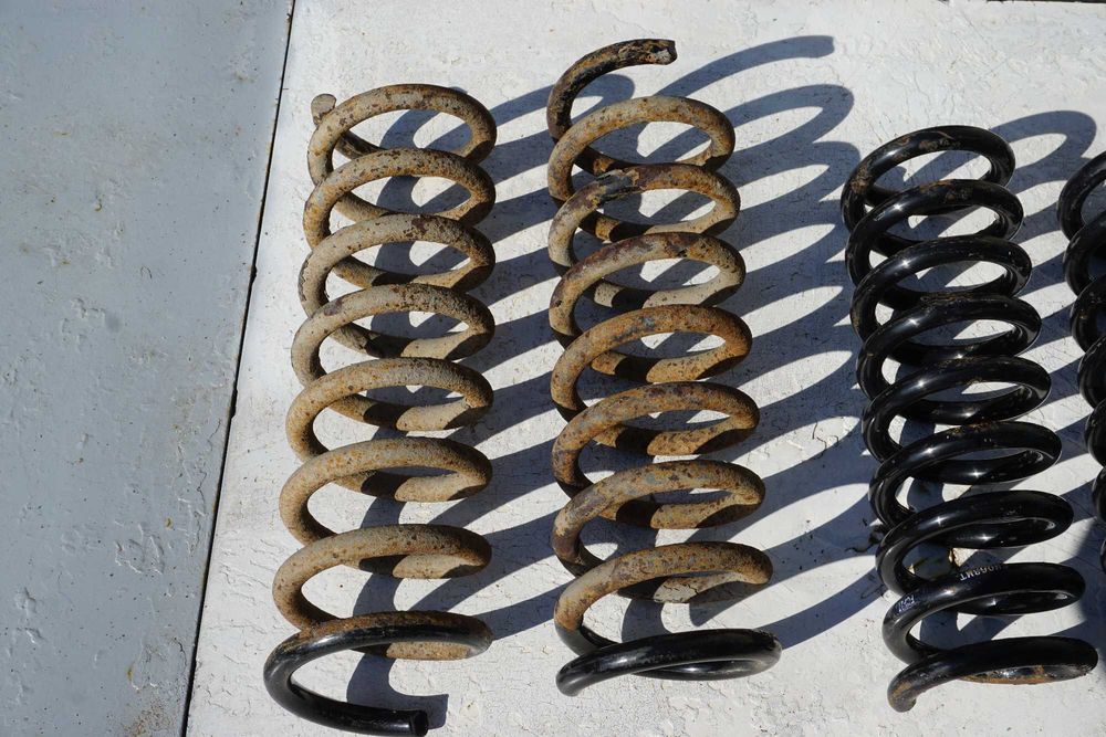 4 броя Пружини за Mercedes E200 Elegance W210