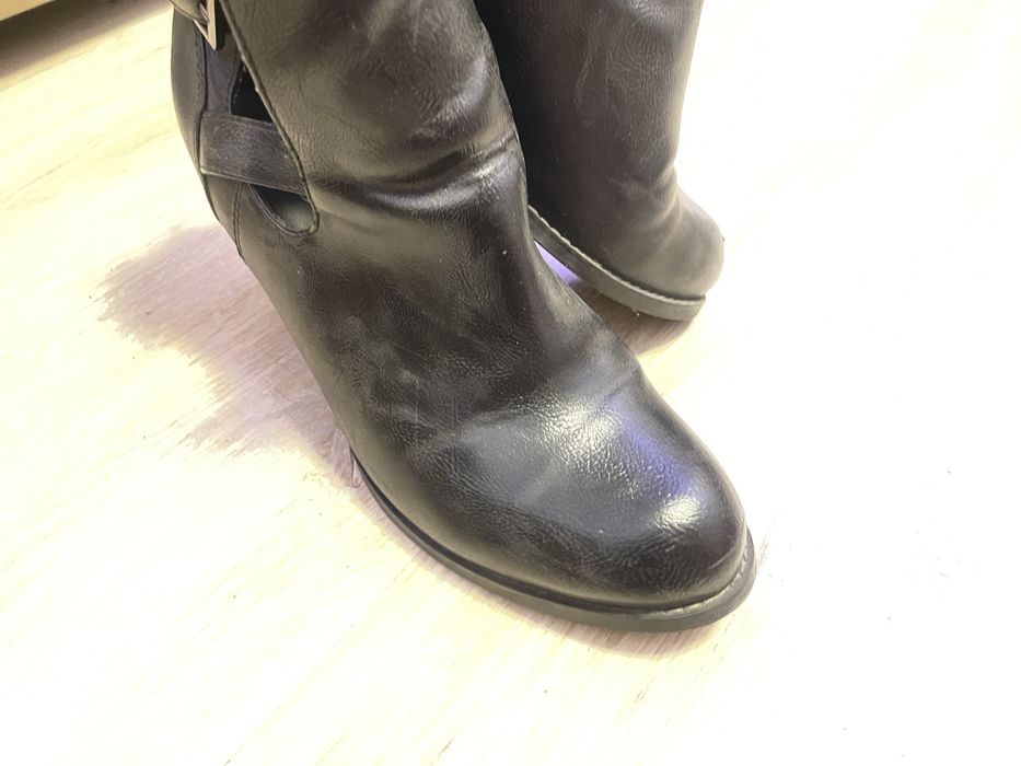 Botine negre din piele naturală cu fermoar la spate