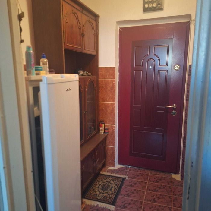 Vand garsoniera decomandata zona Crang