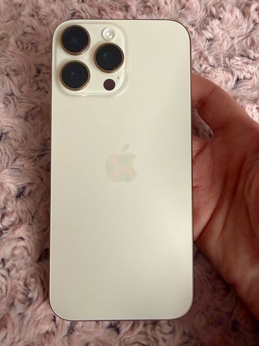 iPhone 16 Pro Max Gold