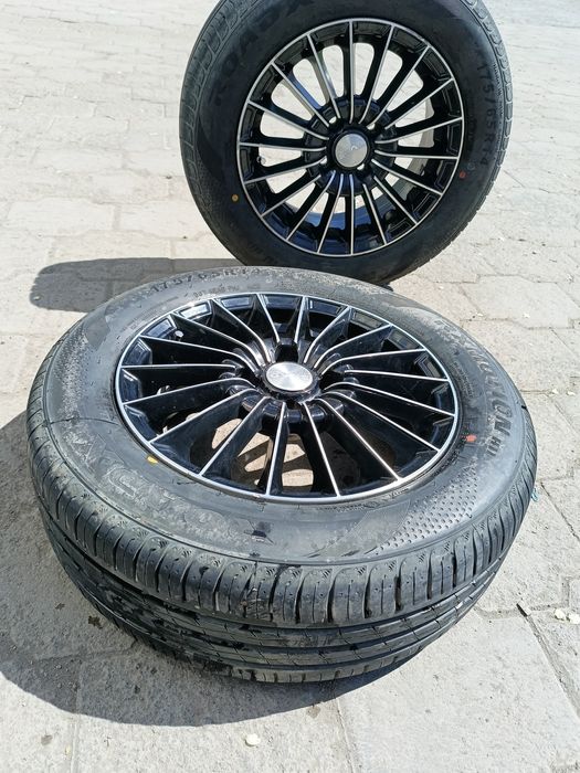 2 резины RoadX на легкосплавных дисках