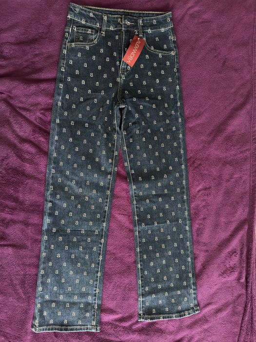 Дънки с камъчета