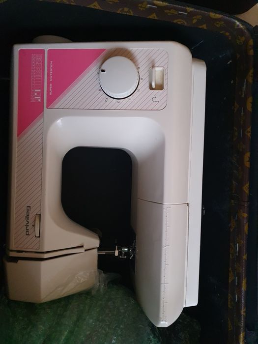 Masini de cusut electrice de marca ca Noi