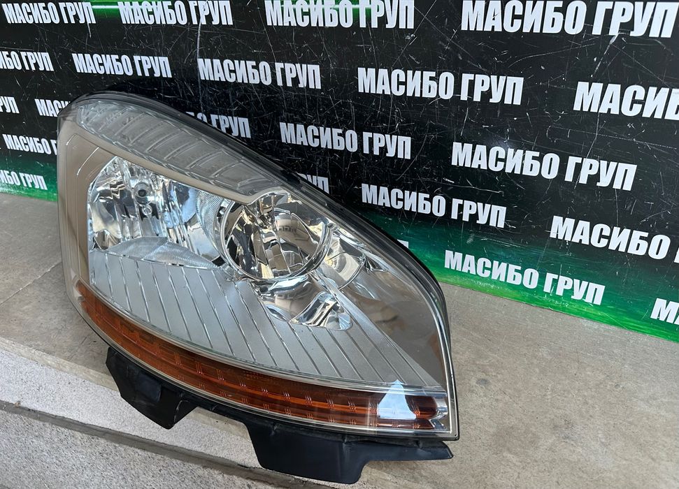 Фар far десен фарове нексенон H7/H1 за Ситроен Ц4 Citroen C4 Picasso