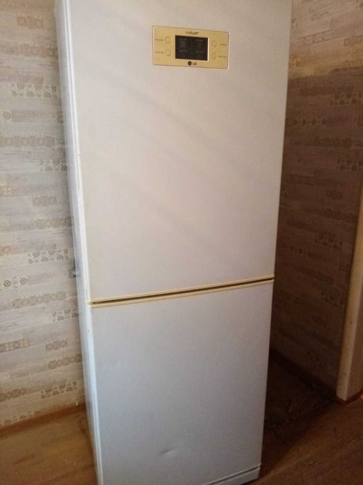 Продам холодильник