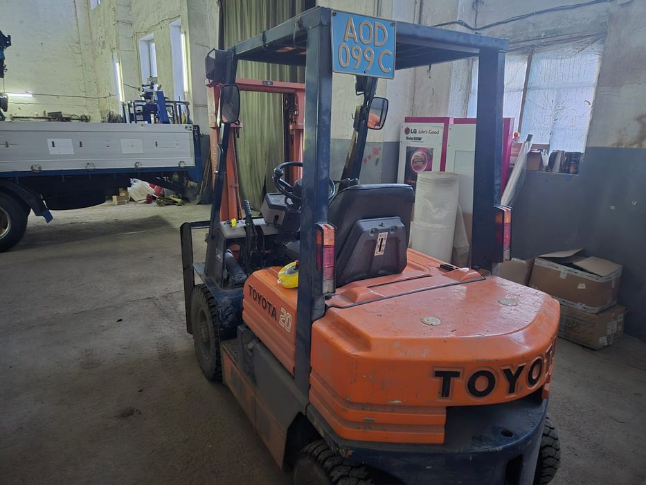 Продам вилочный погрузчик Кара toyota
