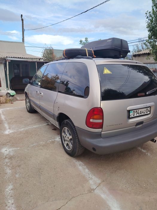 Продам крайслер вояджер 2000 миневен
