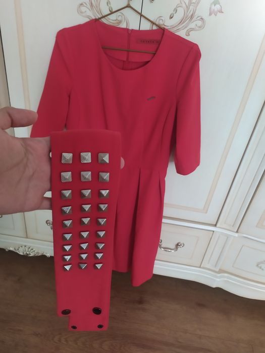 Платье фирменное