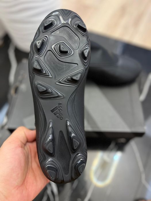 Бутсы Adidas черные 36-37рр