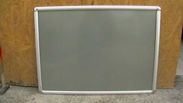 Panou de afişaj pe perete