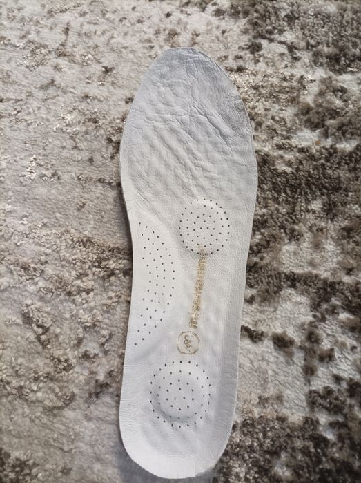 Дамски спортни обувки от естествена кожа