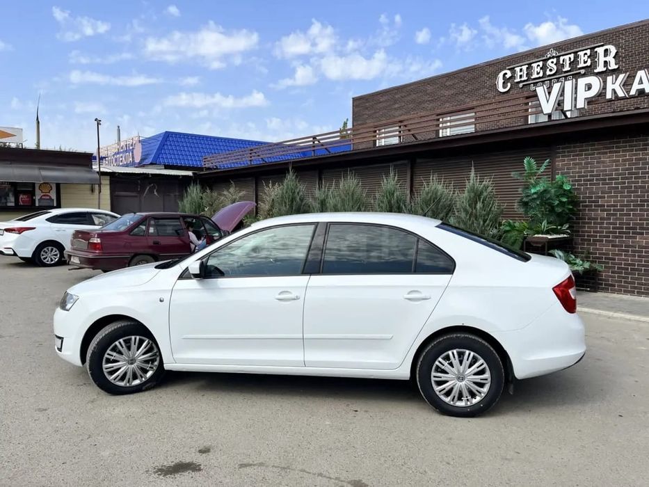 Продам SKODA RAPID 2014 года.