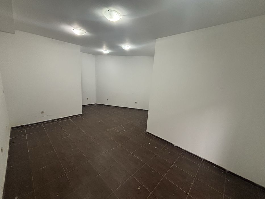 Продава се Офис в Банско - 34 кв.м за 1000 €/кв.м - Снимка #1