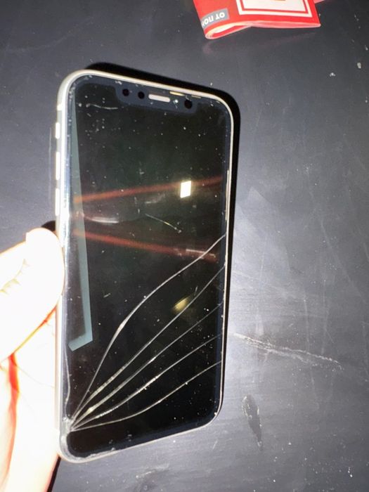 Продавам IPhone XR - 64GB - 71% батерия