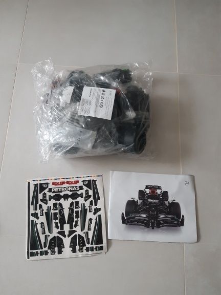 Vând lego F1 Mercedes F1 car Mașina de curse Mercedes-AMG F1
