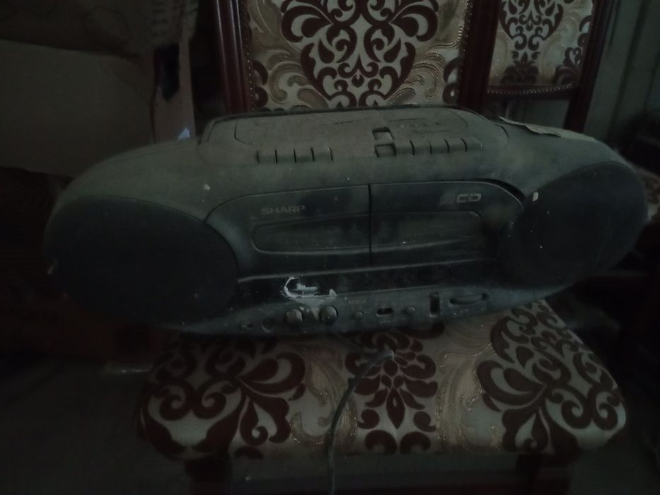 Срочно продается оригинал магнитофон , радио,+ кассета состояние идеал