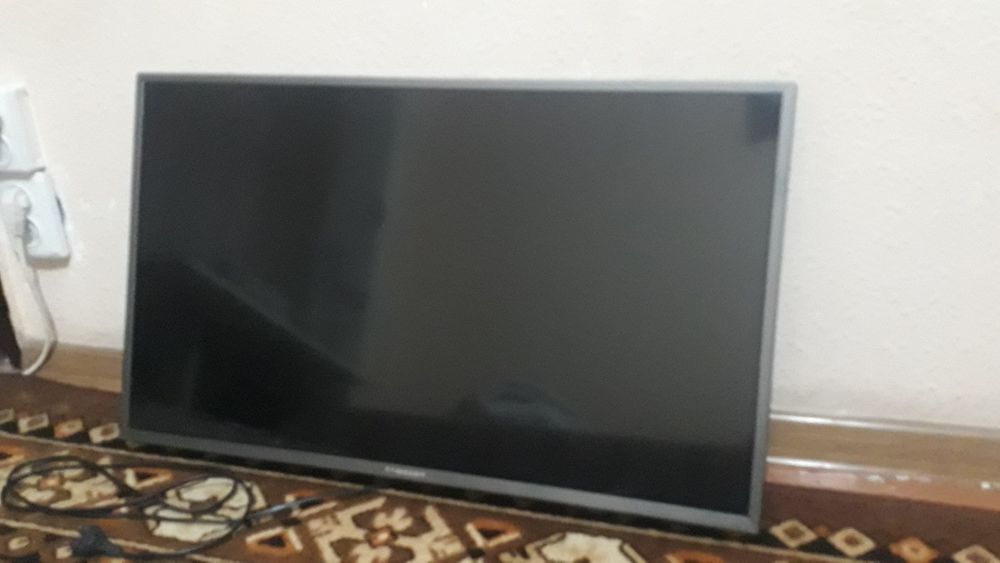 Телевизор сотаман, Samsung yangi.