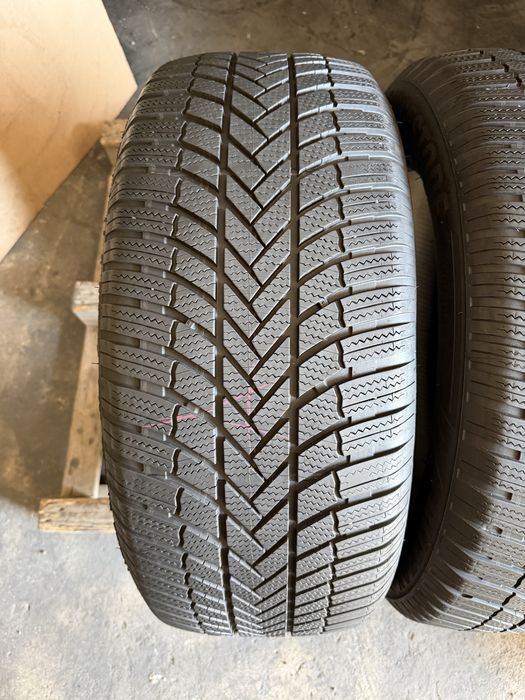 2 anvelope iarna 255/55/19 , Bridgestone , DOT 5123 , 6 mm