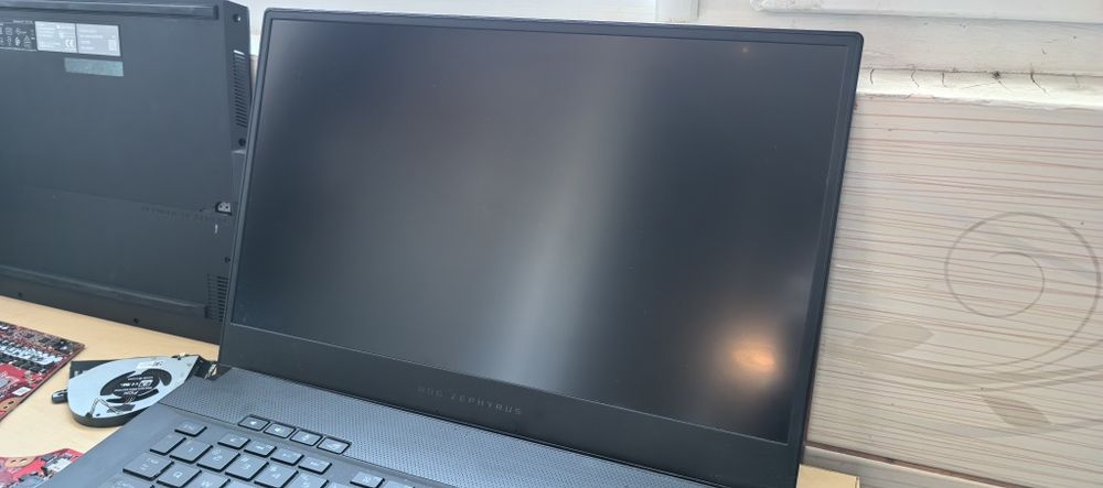 Piese / Dezmembrez ASUS ROG Zephyrus S GX502GV_i7-9750H_RTX_15.6"240HZ