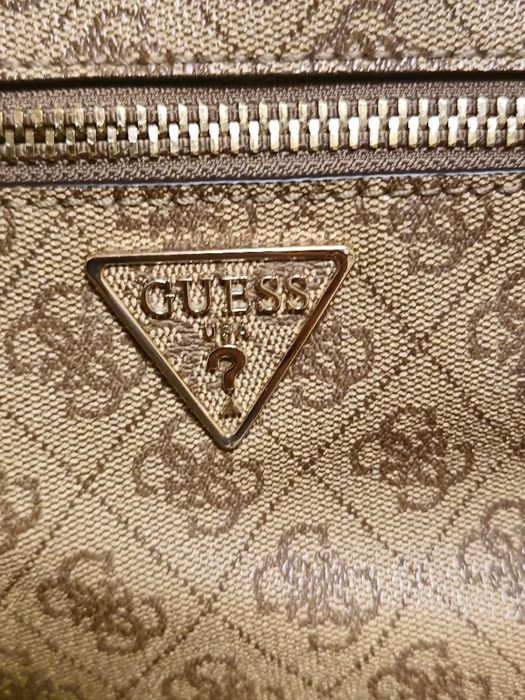 Guess оригинална дамска раница