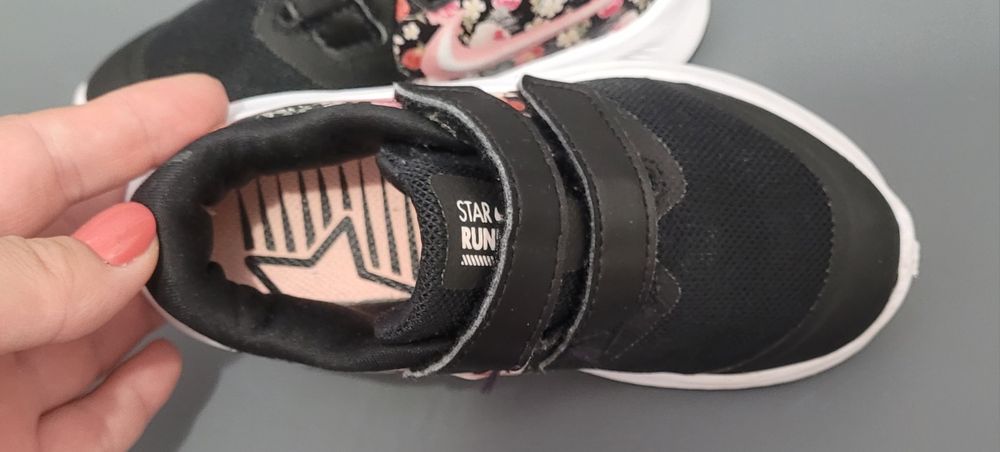 Adidasi Nike fetite marimea 26