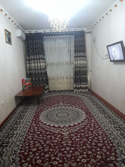 2-xonali ko'p qavatli uy sotiladi