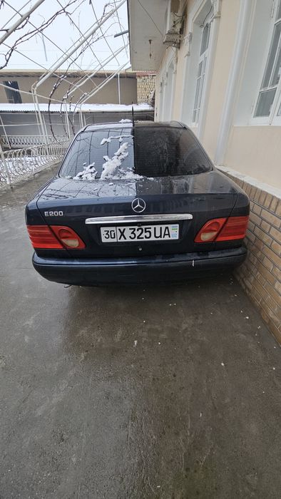 Mersedes Benz E200