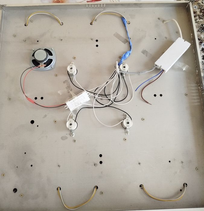 Продается люстра