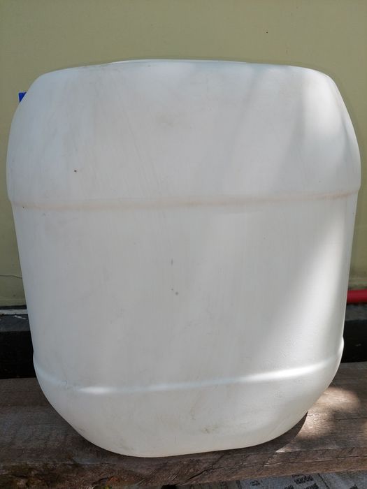 Продам канистры.