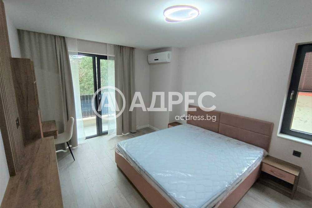 Дава се под наем Тристаен апартамент в Разград, Център - 81 кв.м за 511 € - Снимка #3