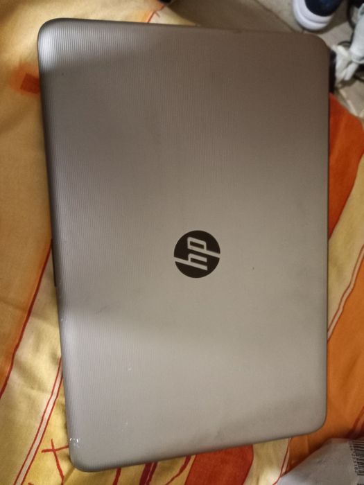 Лаптоп hp 2025 година.