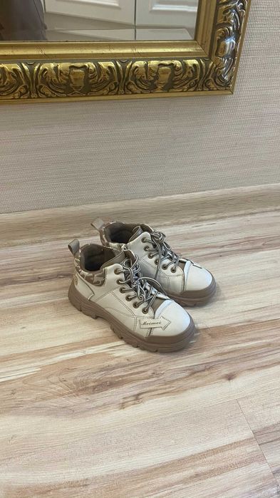 Продам ботиночки осень для девочки р.31