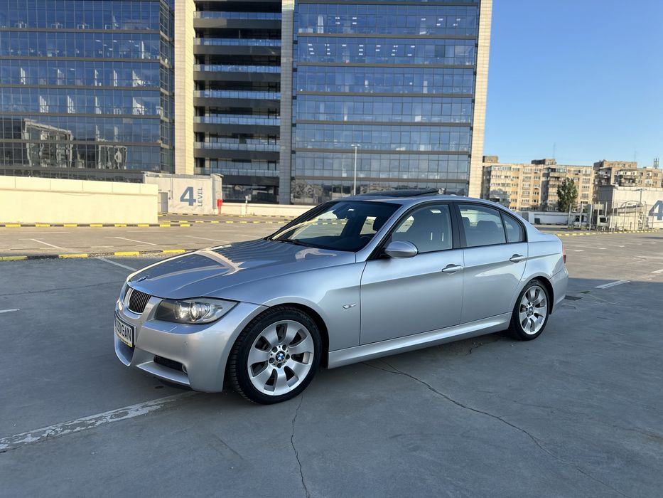 BMW E90 330d M Sport Original | M57 231 CP | Trapă | Keyless | Xenon Adaptiv