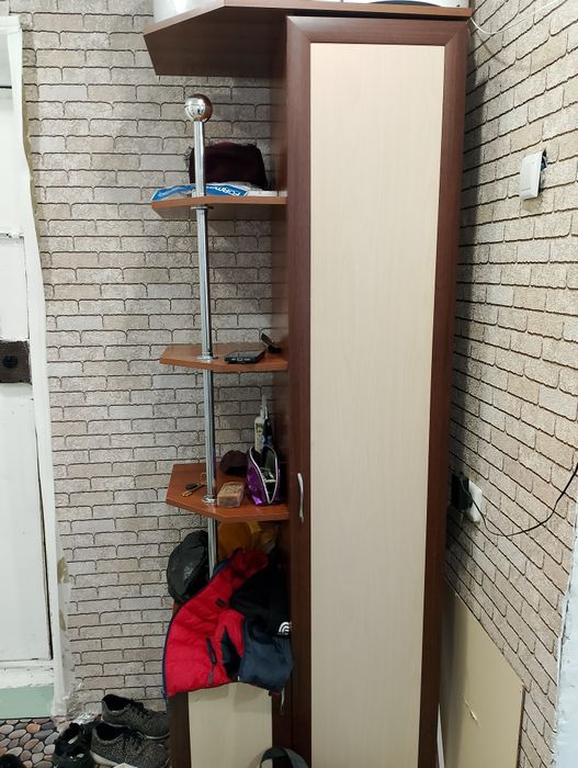 Продам шкаф угловой 3секции