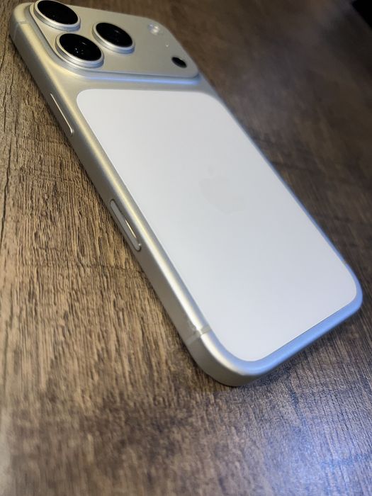 Обмен Iphone 17pro 256