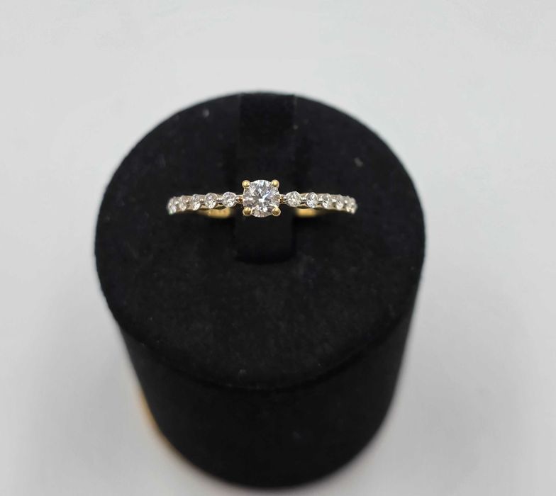 Inel Aur 18K cu diamante