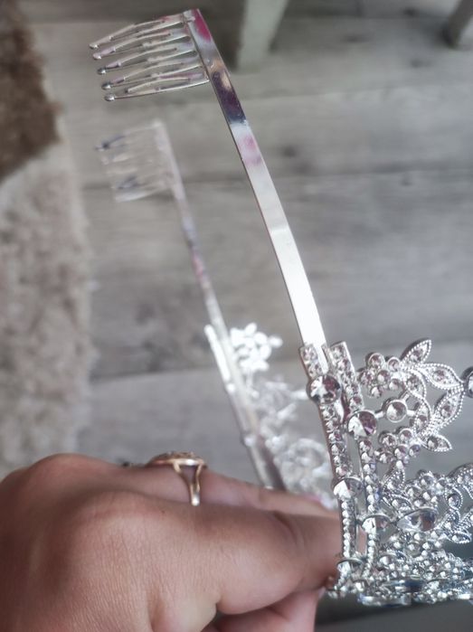Продам  шикарную корону