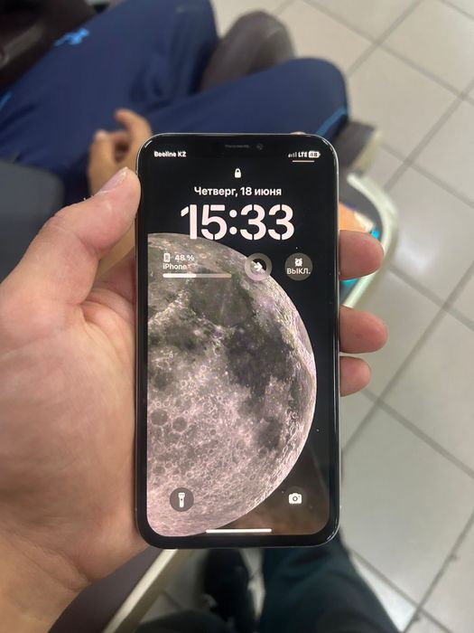 iPhone xs 64gb.