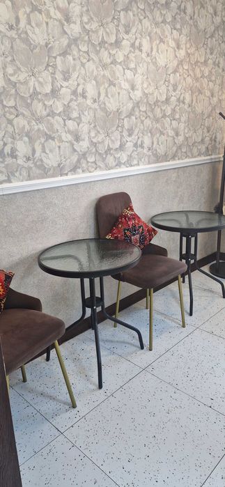 Срочно!  Продам 2 стола