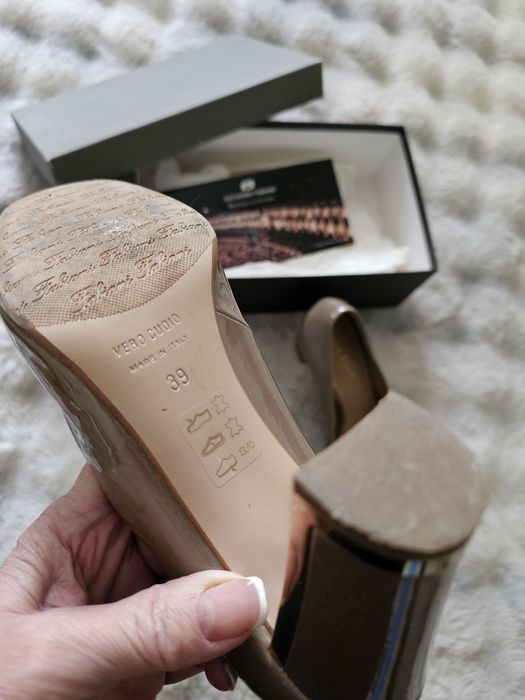 Туфли лаковые,Италия