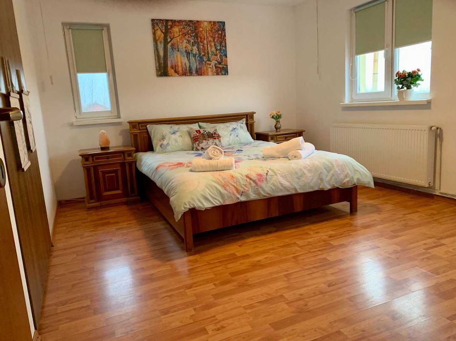 Propietar vand casa si pensiune Sanpetru-Brasov