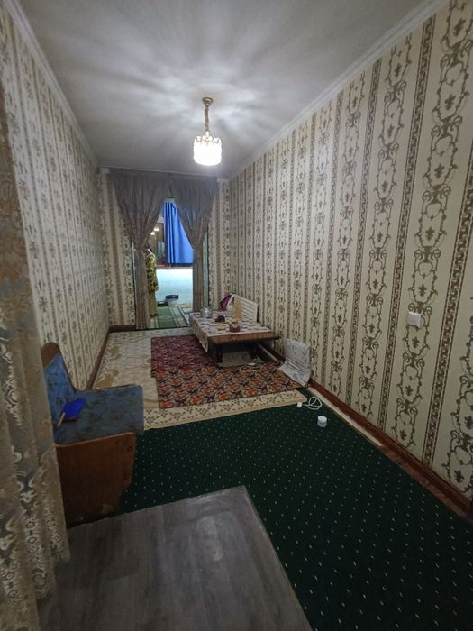 3/1/4 сотилади. 72 м²