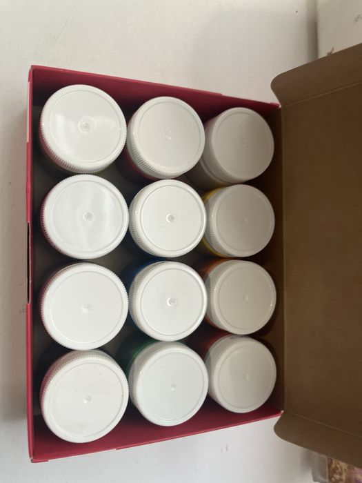 Краска по ткани и коже