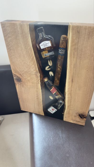 Дъска от орех и епоксидна смола