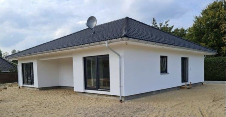 Casa pe structura metalica anavelita cu panou sandwich