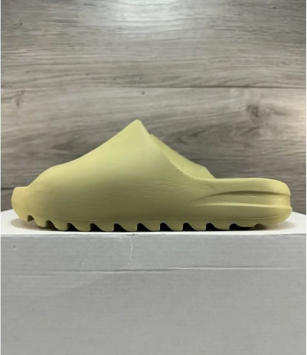 Yeezy slides noi  44